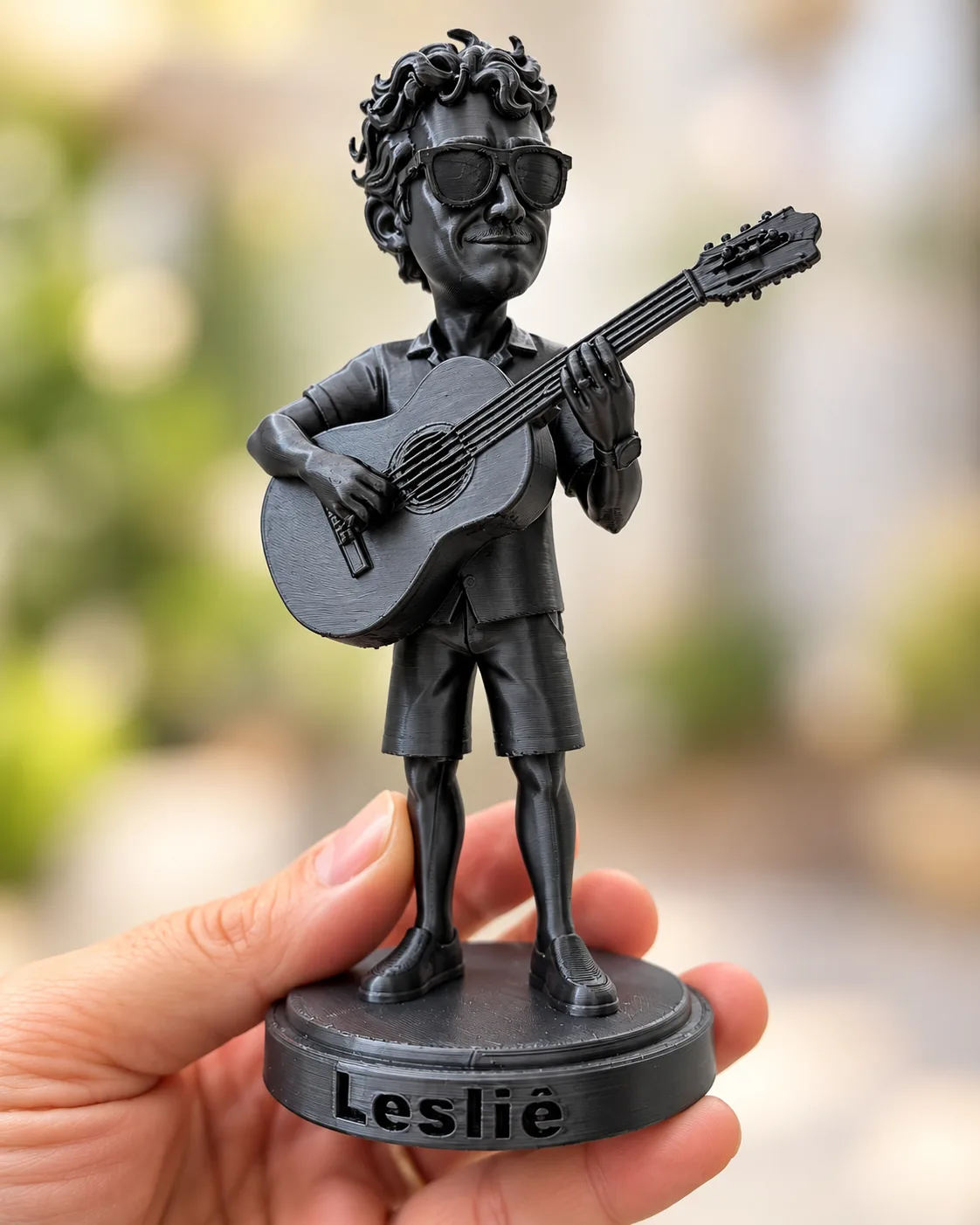 Ilustração de estatueta 3D de músico com violão